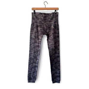 Spanx Look At Me Now Seamless Camo Leggings Gray Black 1X Plus High Waist